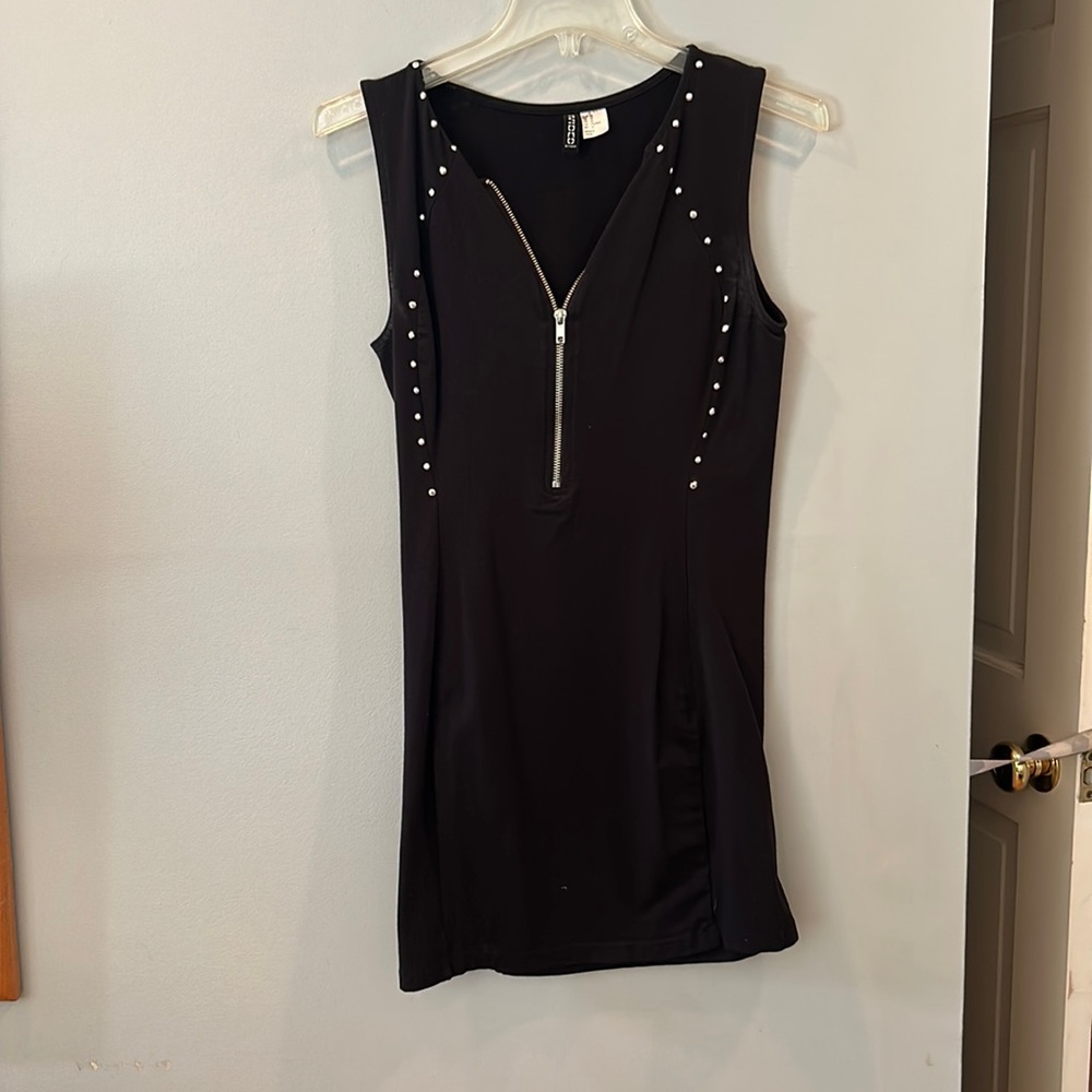 HM body on dress